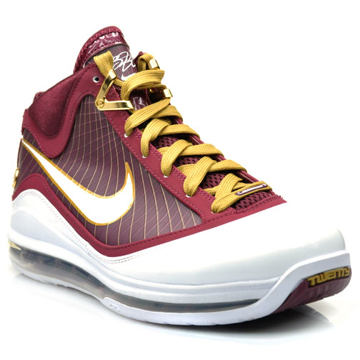 Nike LeBron 7 Retro “Christ The King” вернутся в декабре 2020 года