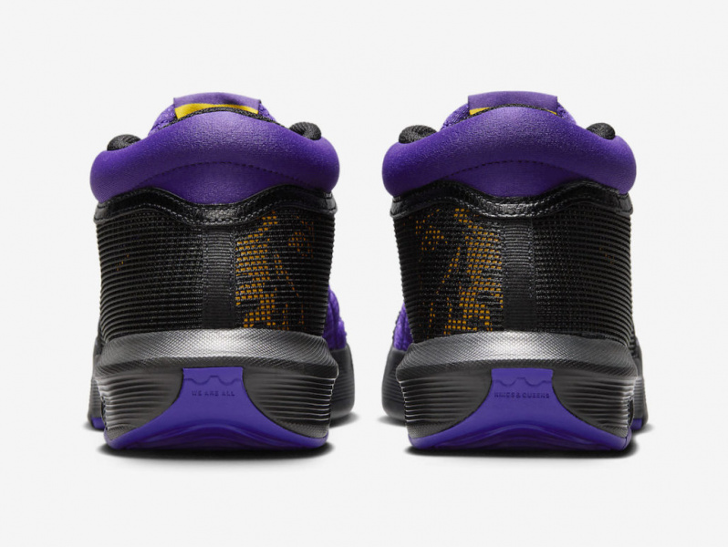 Официальные фото Nike LeBron Witness 8 «Lakers»