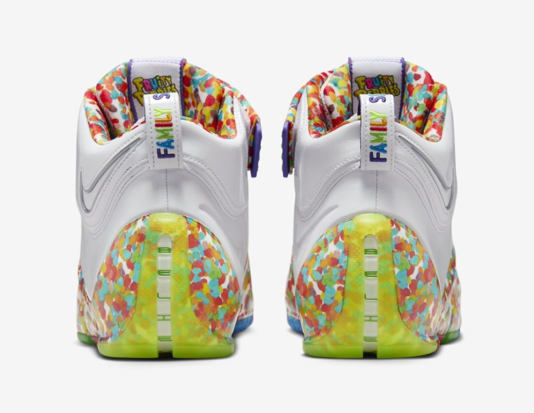 Nike LeBron 4 «Fruity Pebbles» выполнены в тематике любимых хлопьев Леброна Джеймса