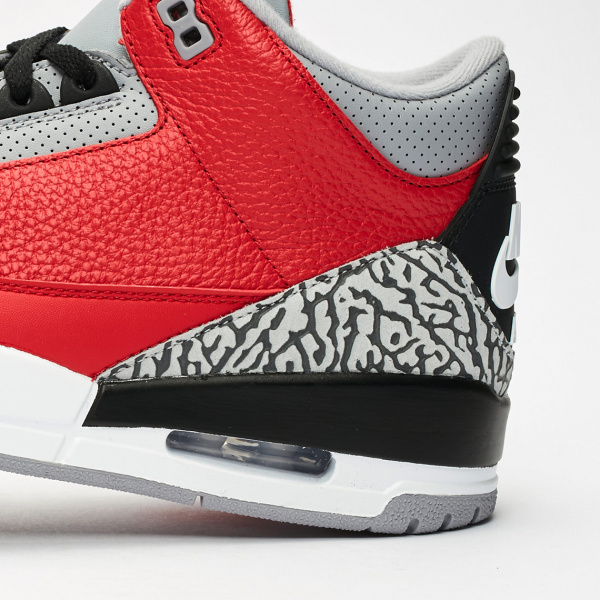 Детальный взгляд на Air Jordan 3 Retro SE “Fire Red”