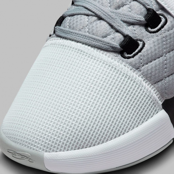 Официальные фото Nike LeBron Witness 8 «White/Black»