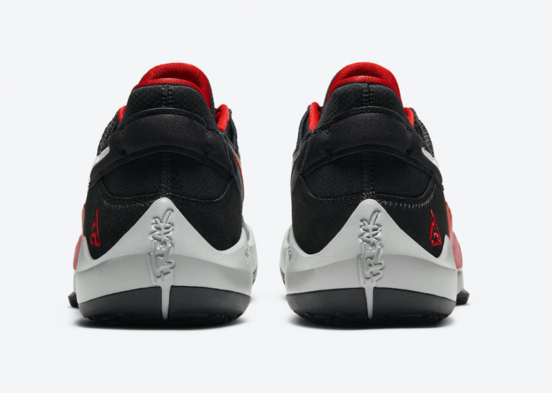 Баскетбольные кроссовки Янниса Адетокумбо Nike Zoom Freak 2 в стилистике «Bred»